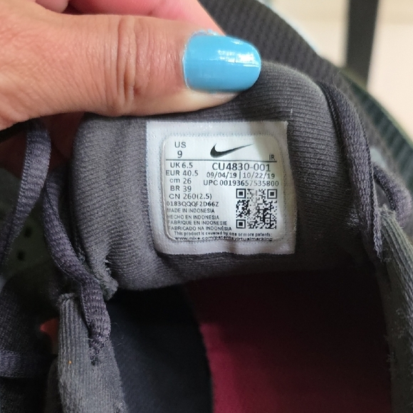 Nike Black and Coral Athletic Shoes - Picture 8 of 12